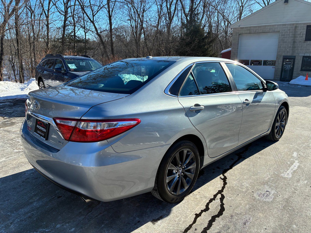 2016 Toyota Camry Image 8