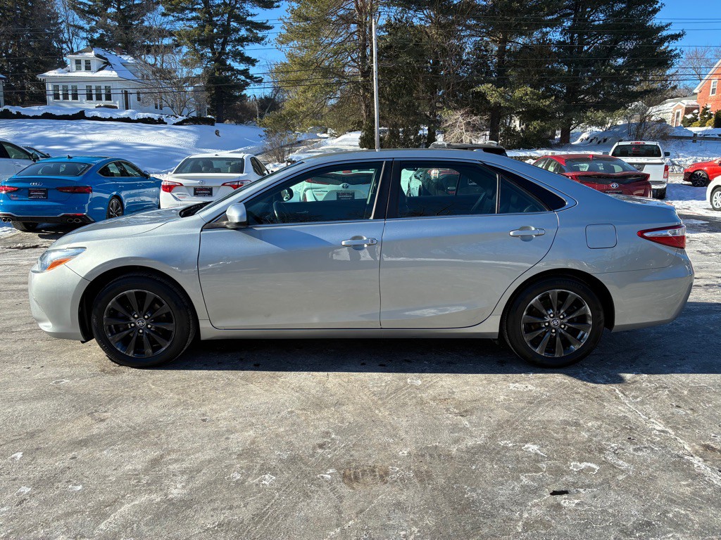 2016 Toyota Camry Image 11