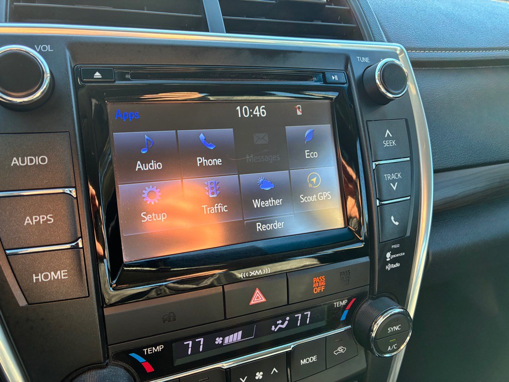 2016 Toyota Camry Image 28