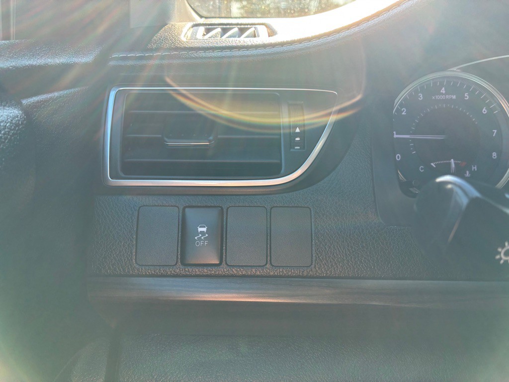 2016 Toyota Camry Image 31