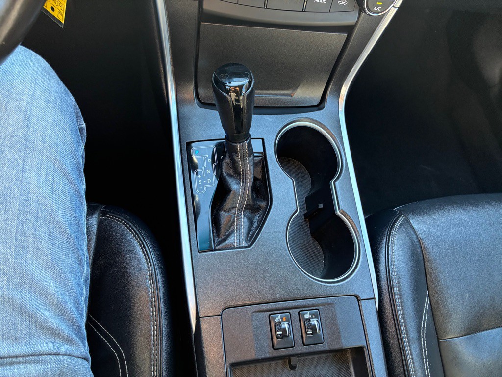 2016 Toyota Camry Image 33