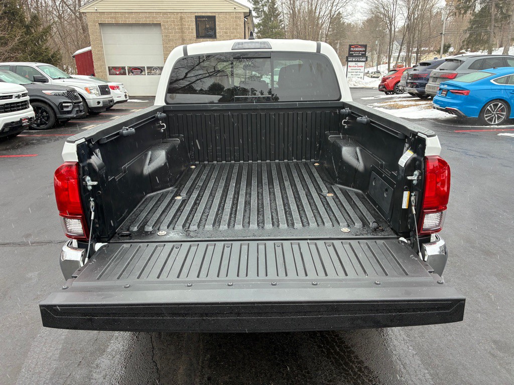 2022 Toyota Tacoma Image 10