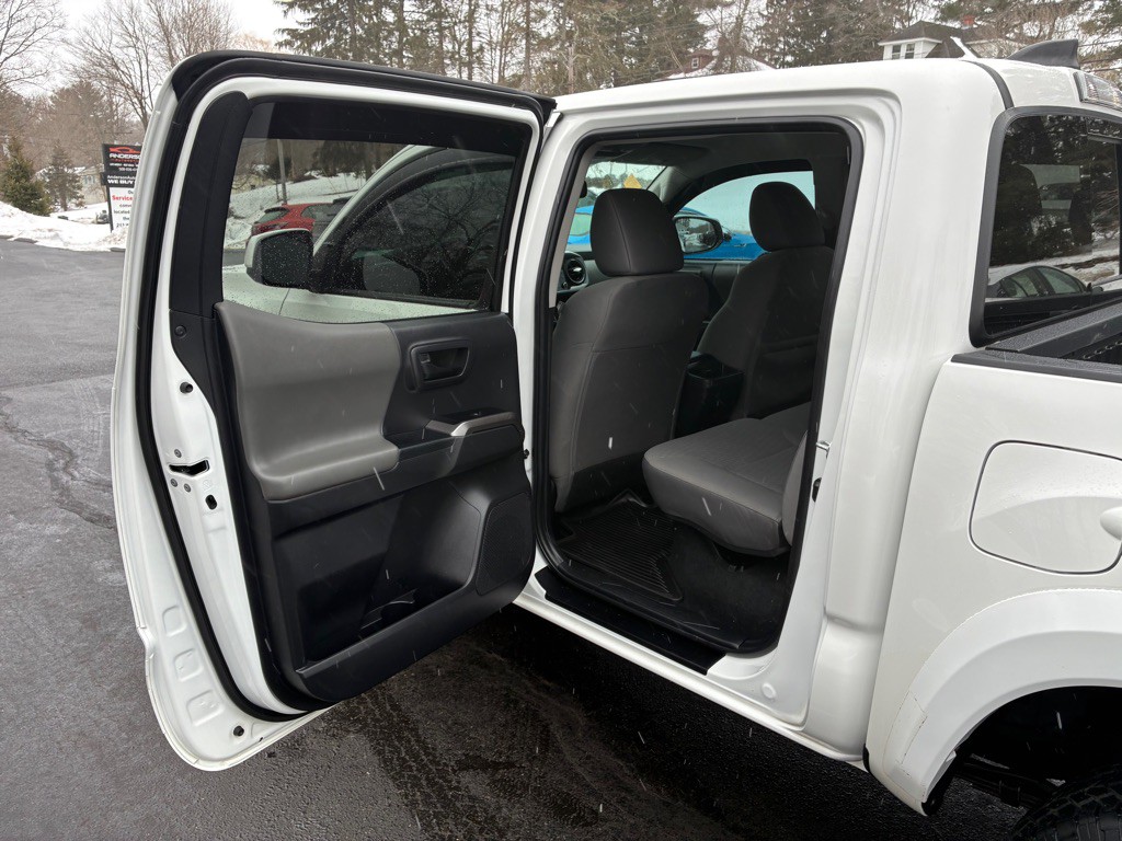 2022 Toyota Tacoma Image 13