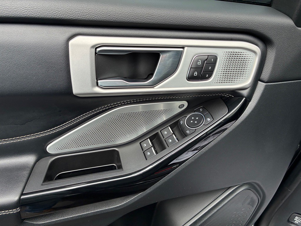 2021 Ford Explorer Image 21