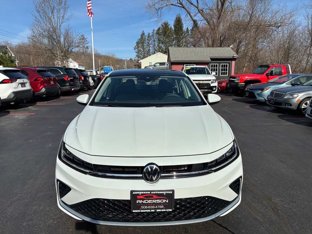 2025 Volkswagen Jetta Image 3