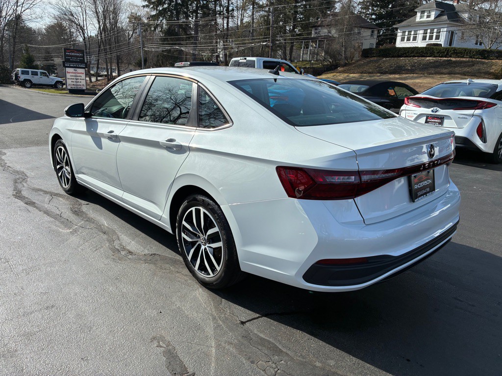 2025 Volkswagen Jetta Image 10