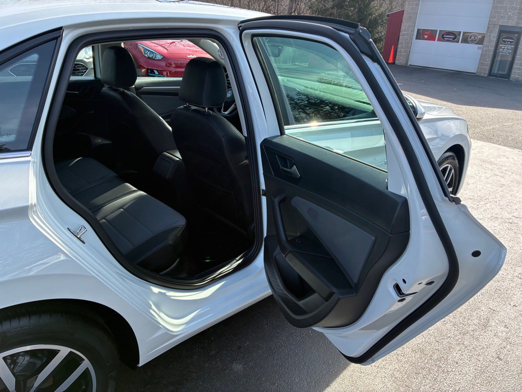 2025 Volkswagen Jetta Image 15