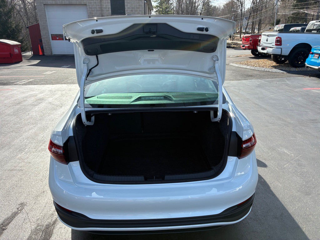 2025 Volkswagen Jetta Image 16