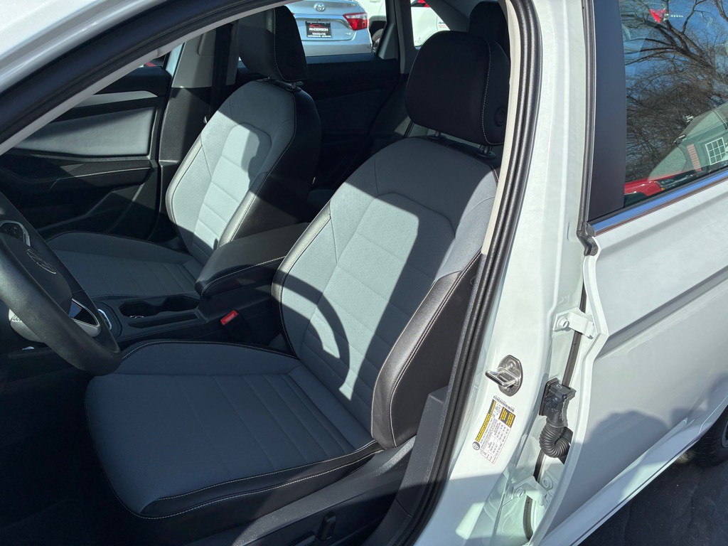 2025 Volkswagen Jetta Image 17