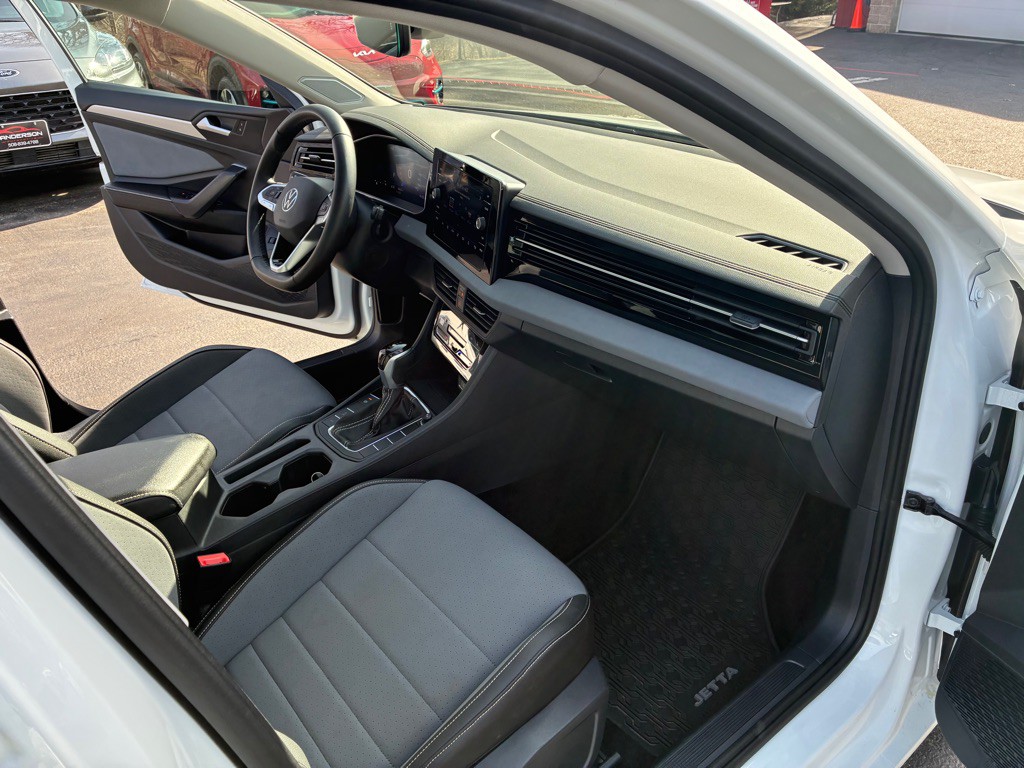 2025 Volkswagen Jetta Image 21