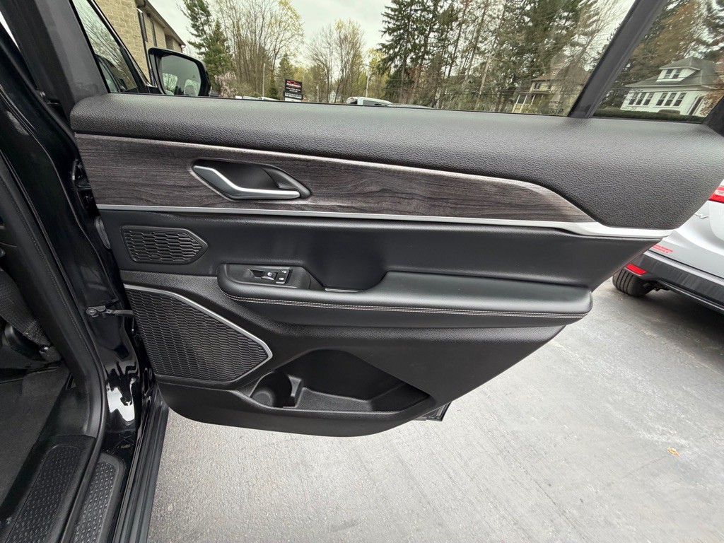 2021 Jeep Grand Cherokee Image 12