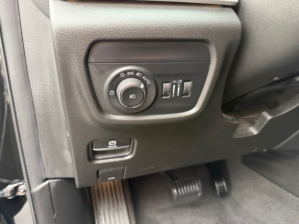 2021 Jeep Grand Cherokee Image 28