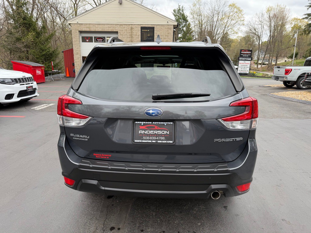 2023 Subaru Forester Image 15