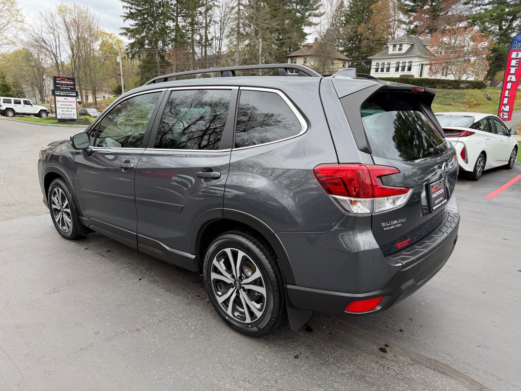 2023 Subaru Forester Image 19