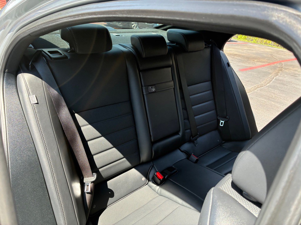 2022 Lexus IS Image 31