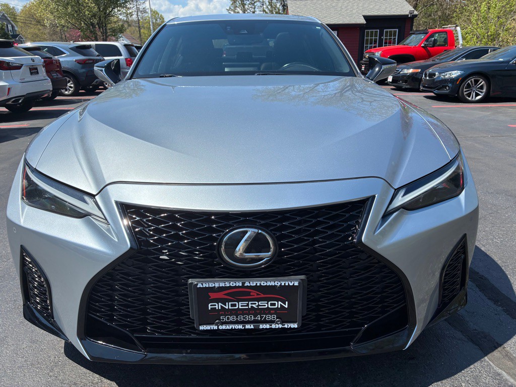2022 Lexus IS Image 33
