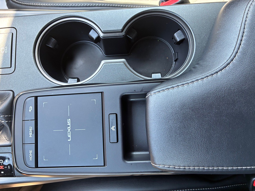 2022 Lexus IS Image 39