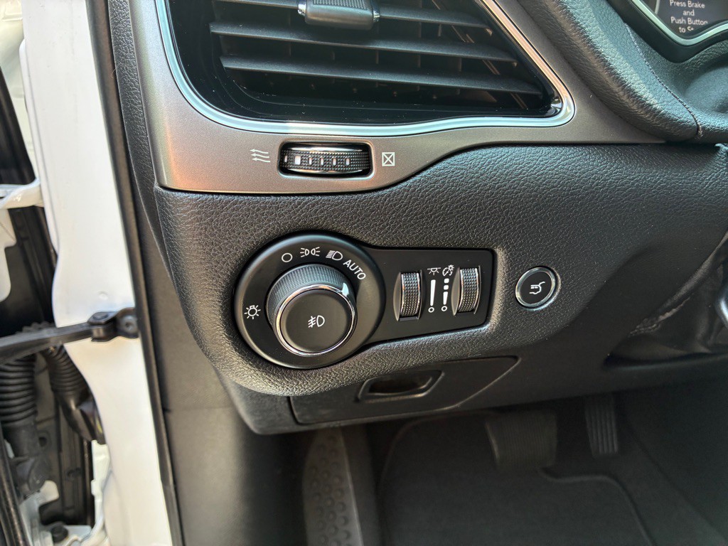 2020 Jeep Cherokee Image 20