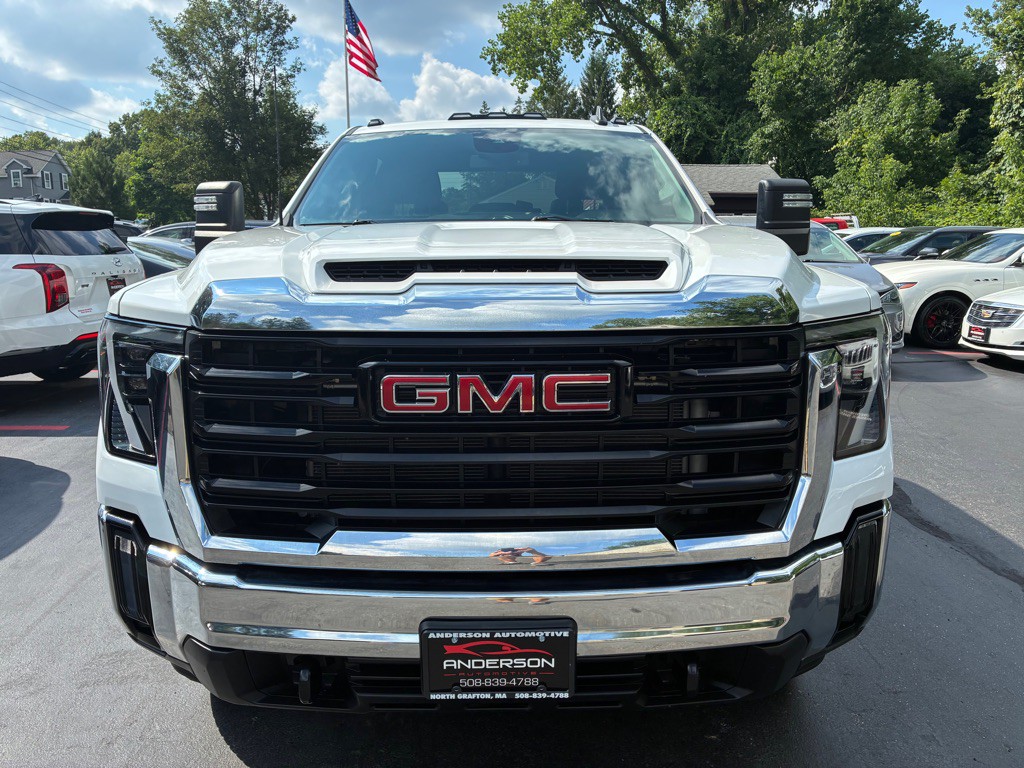 2024 GMC Sierra Image 3