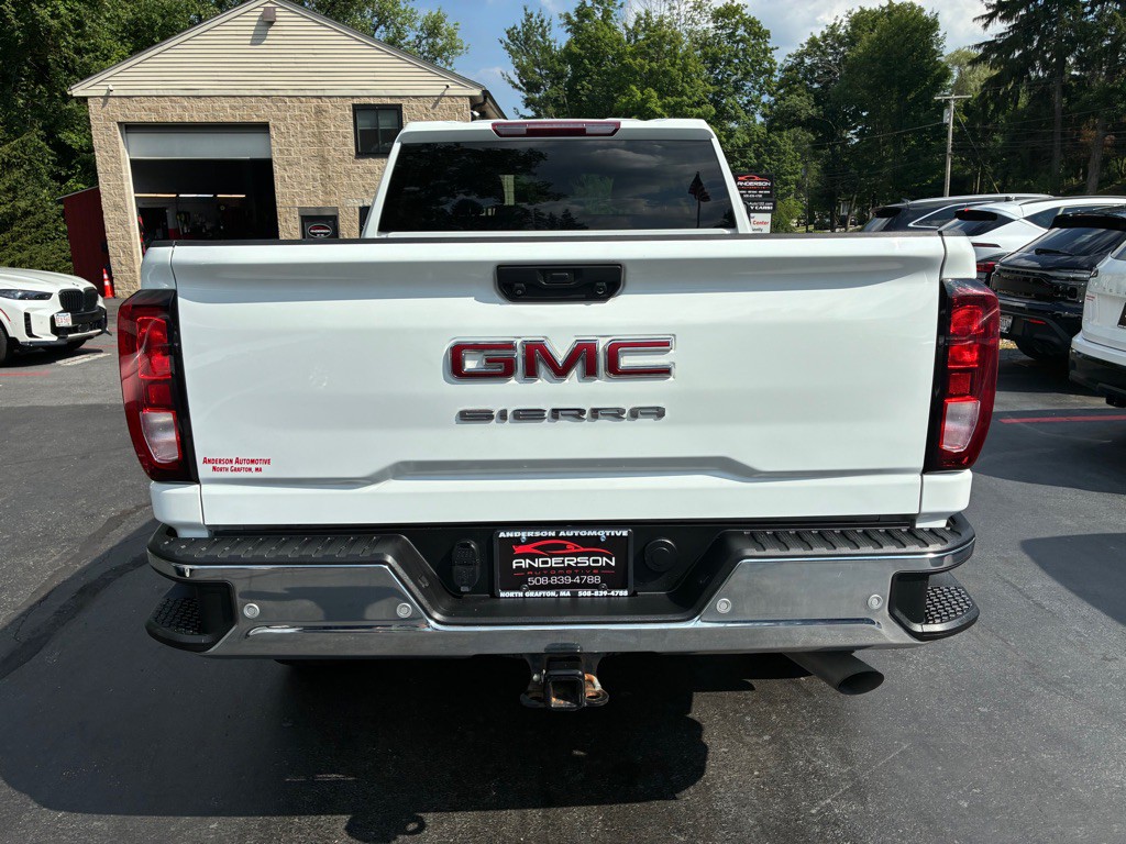 2024 GMC Sierra Image 8