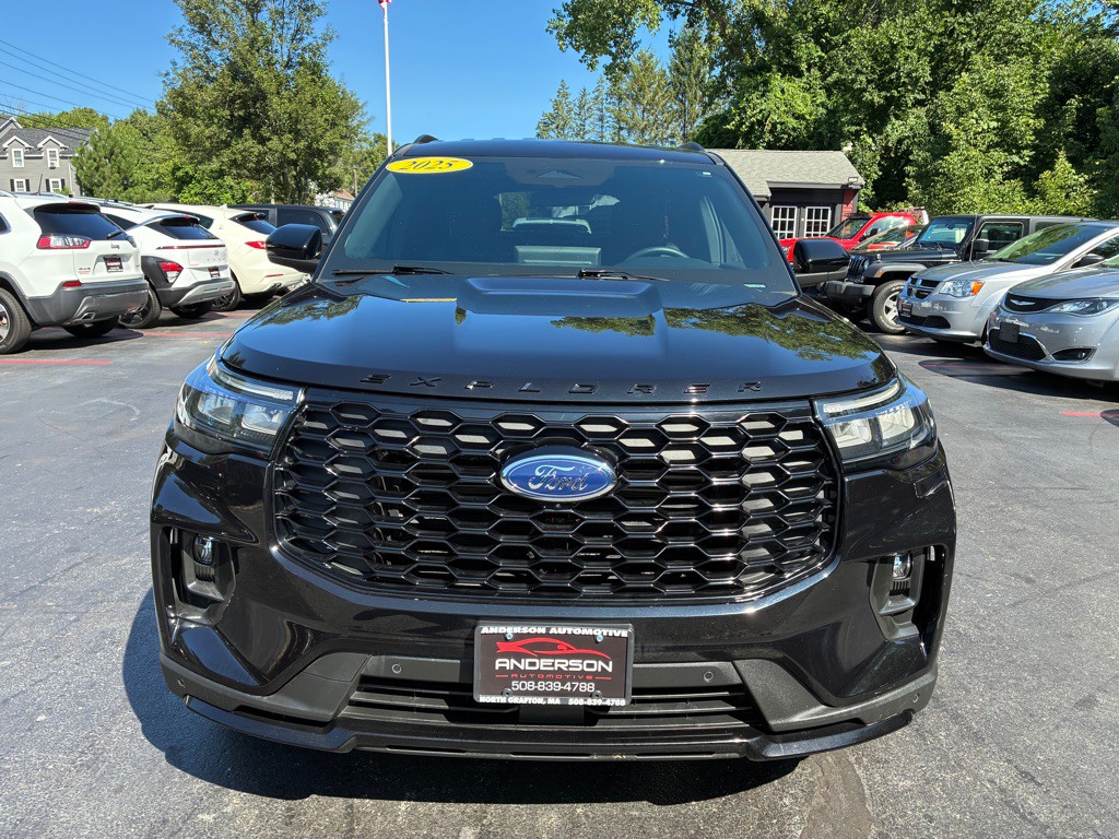 2025 Ford Explorer Image 4