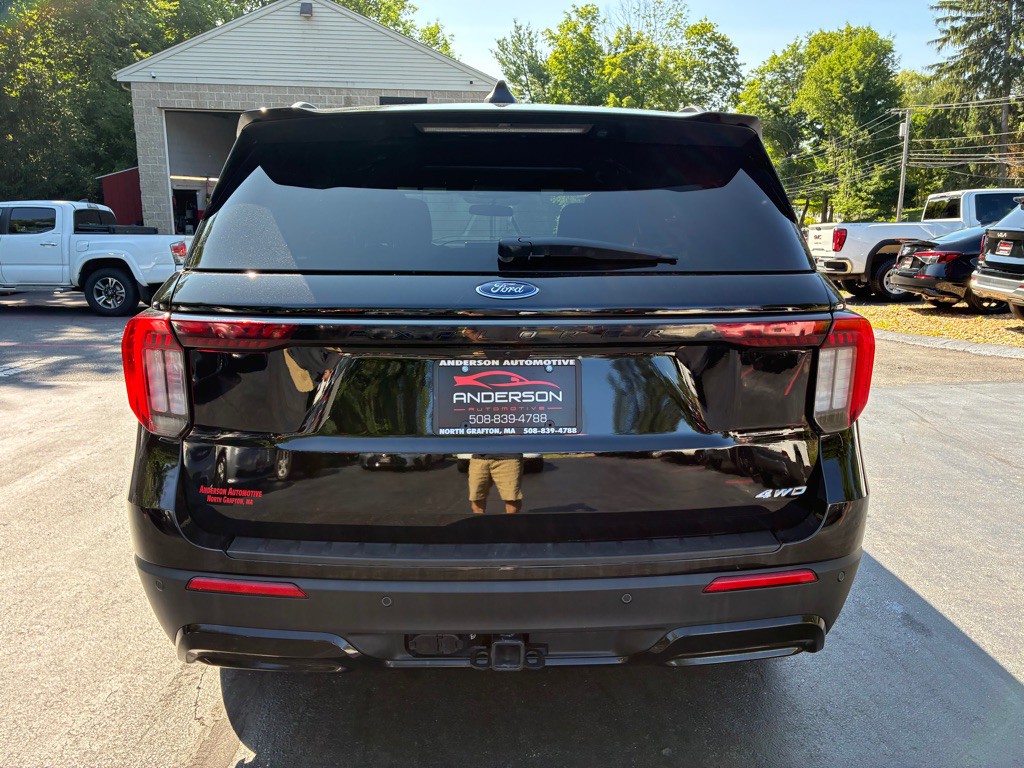 2025 Ford Explorer Image 9