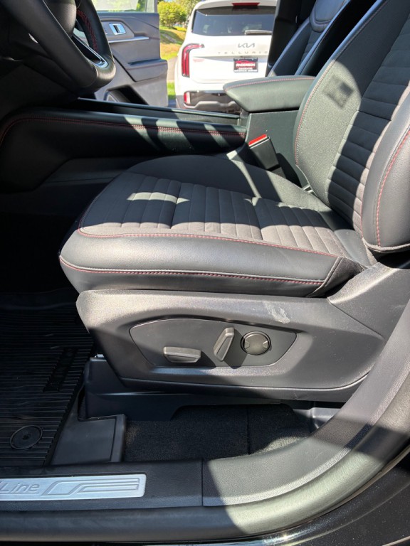 2025 Ford Explorer Image 29