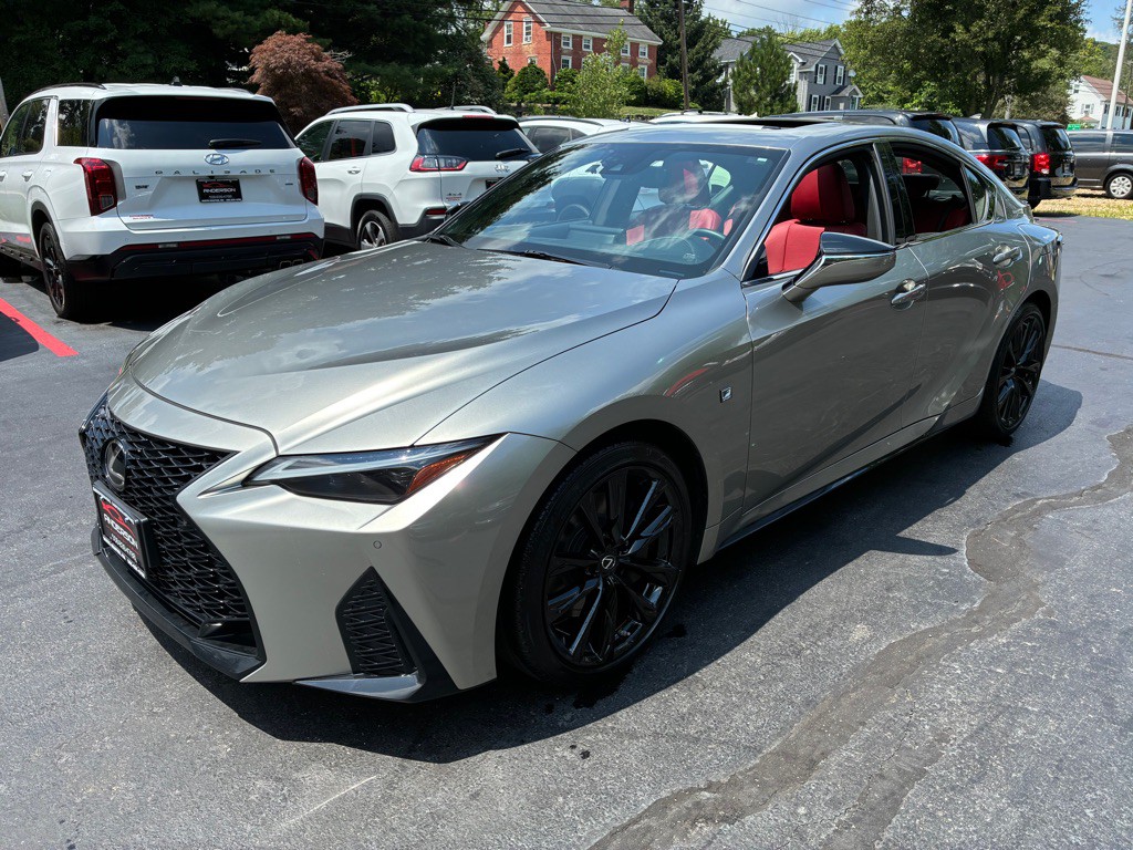 2022 Lexus IS Image 3