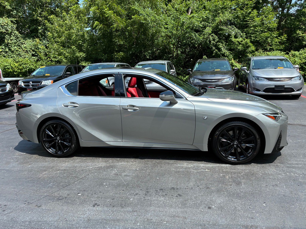 2022 Lexus IS Image 6