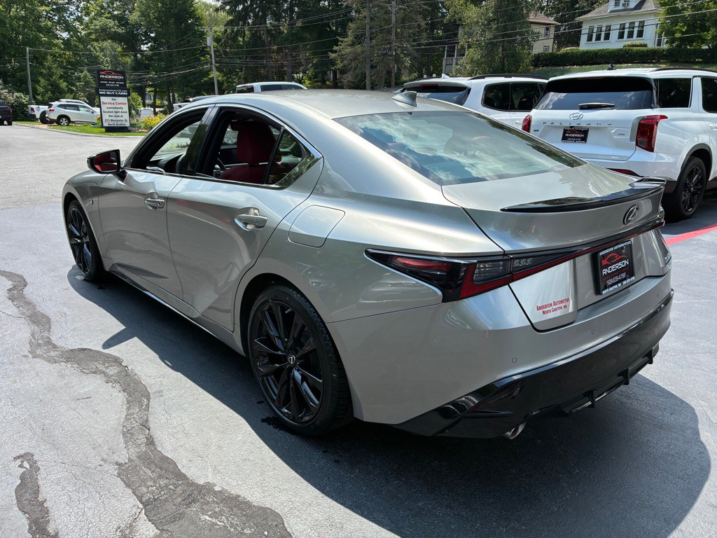 2022 Lexus IS Image 10