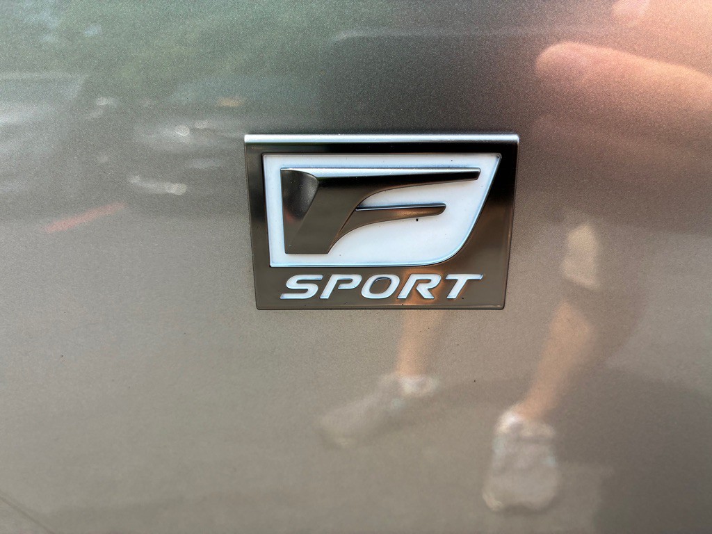 2022 Lexus IS Image 12