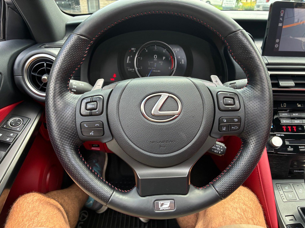 2022 Lexus IS Image 29