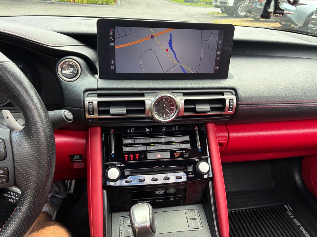 2022 Lexus IS Image 33