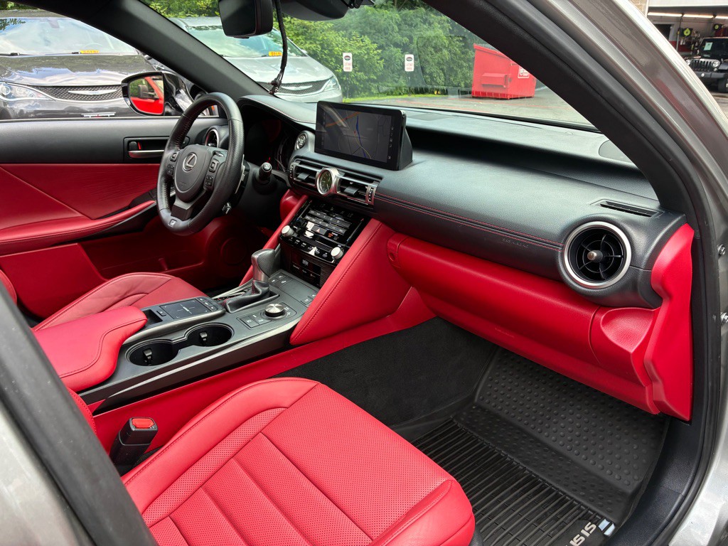 2022 Lexus IS Image 43