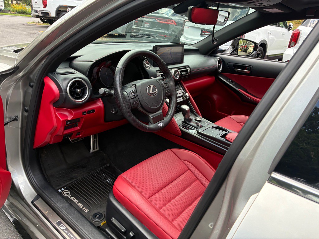 2022 Lexus IS Image 44