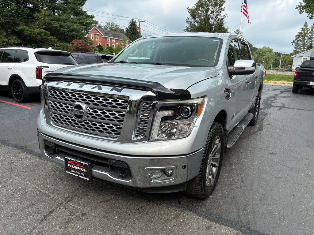 2017 Nissan Titan Image 2