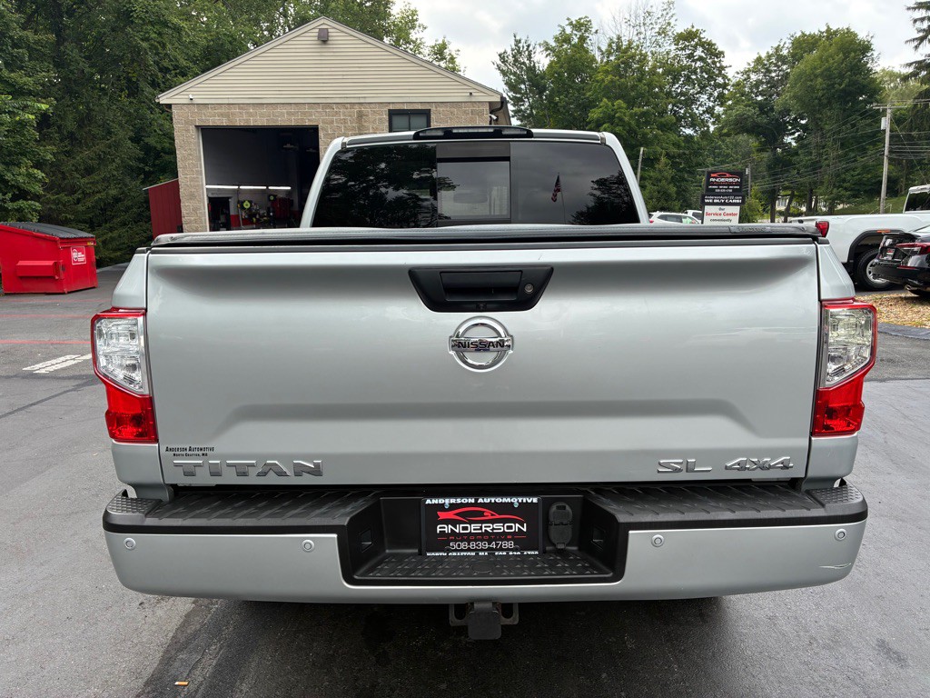 2017 Nissan Titan Image 7