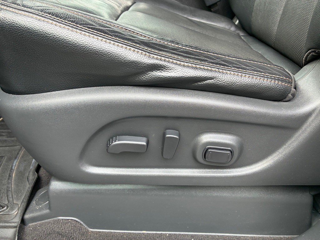 2017 Nissan Titan Image 23