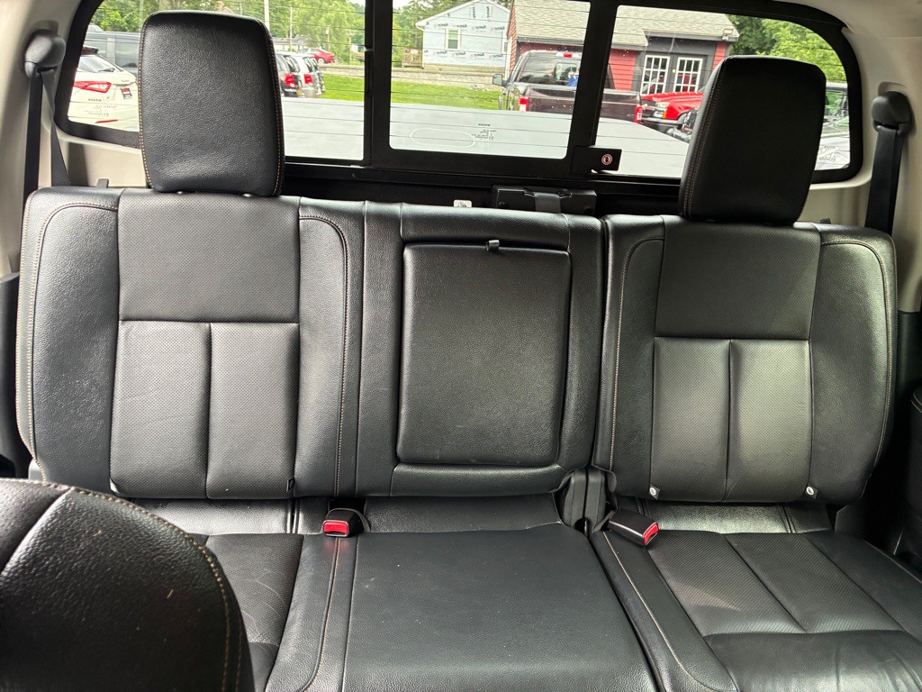 2017 Nissan Titan Image 28