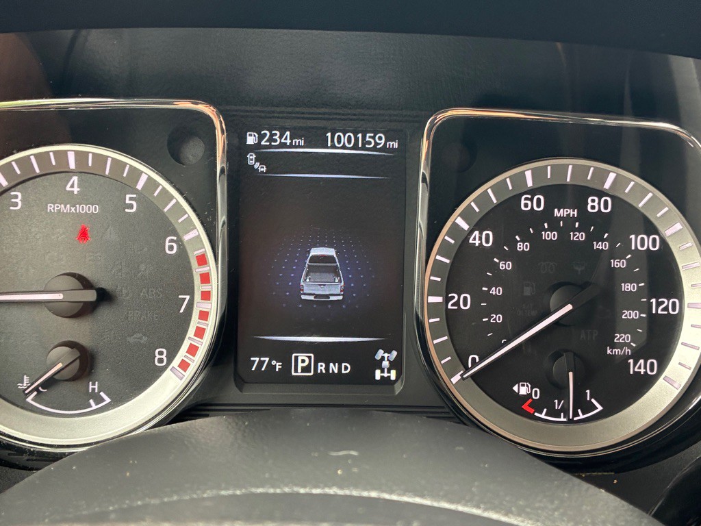 2017 Nissan Titan Image 30
