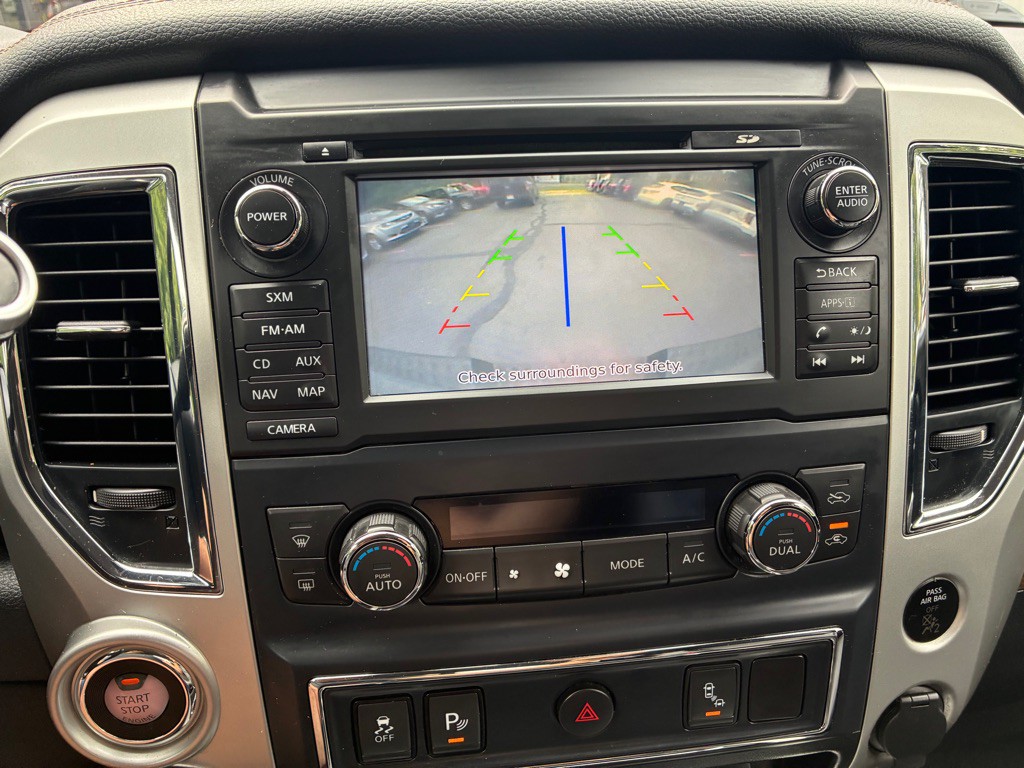2017 Nissan Titan Image 38