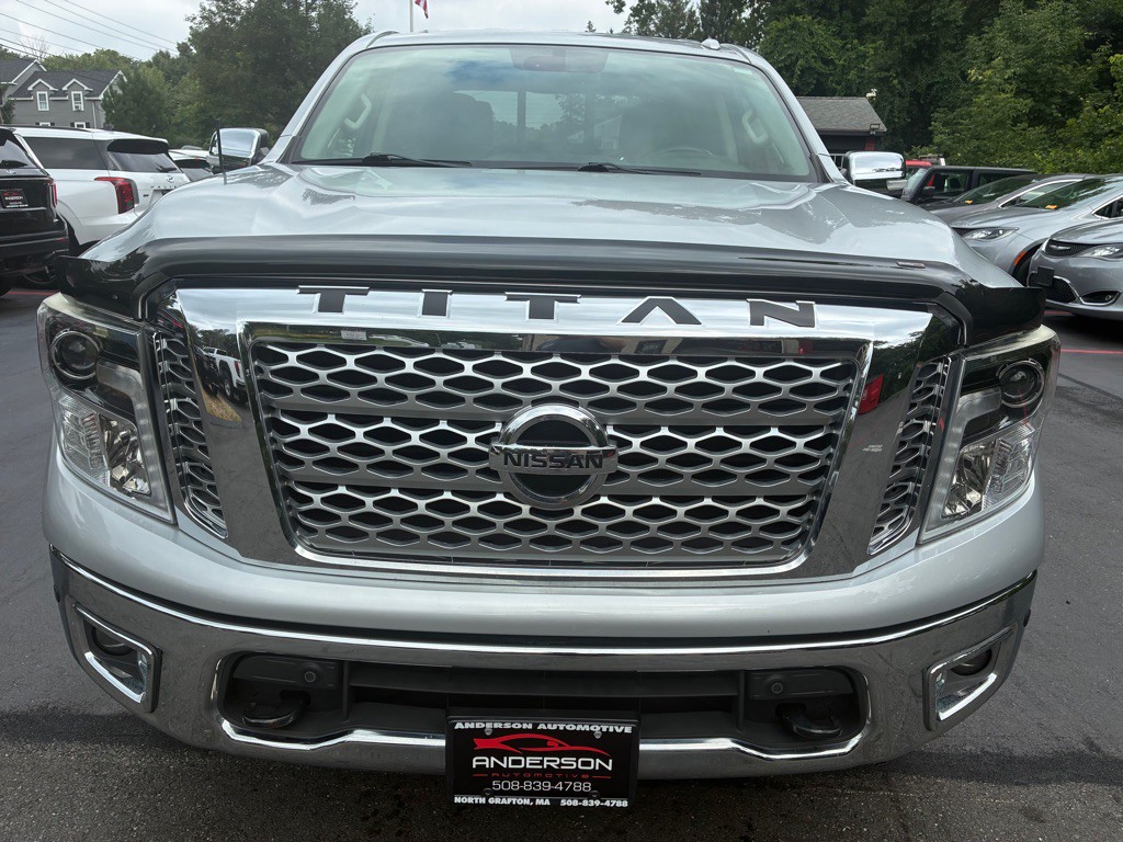 2017 Nissan Titan Image 43