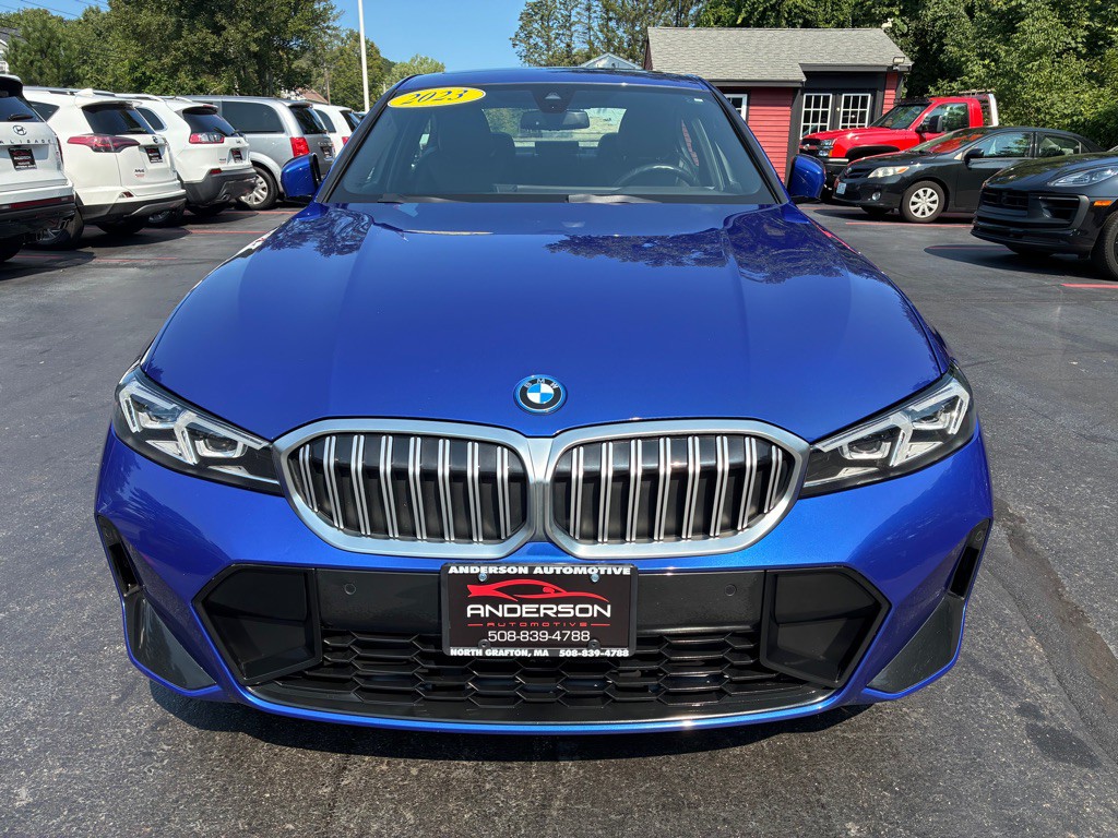 2023 BMW 3 Series Image 3