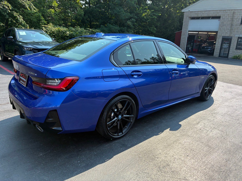 2023 BMW 3 Series Image 6