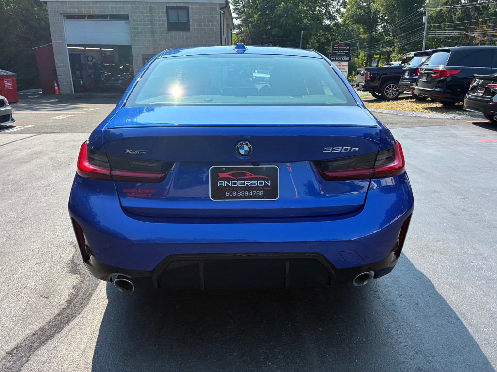 2023 BMW 3 Series Image 7