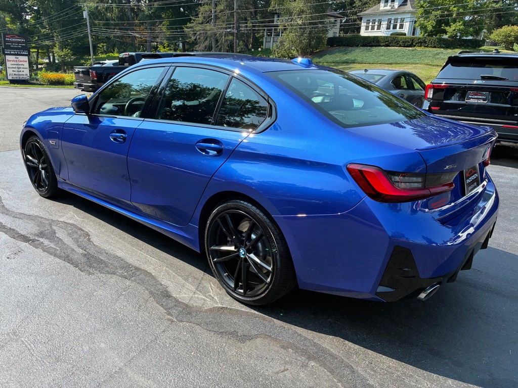 2023 BMW 3 Series Image 8