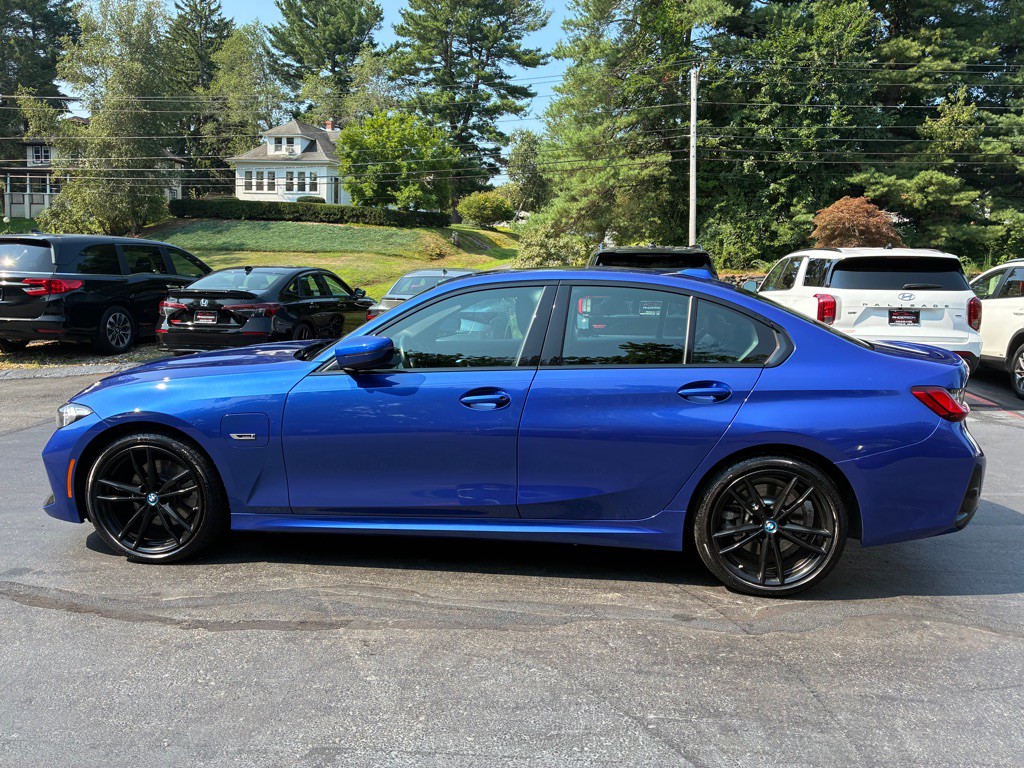 2023 BMW 3 Series Image 9