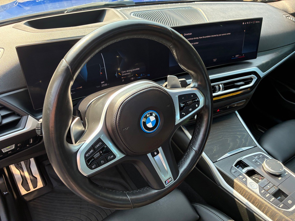 2023 BMW 3 Series Image 32