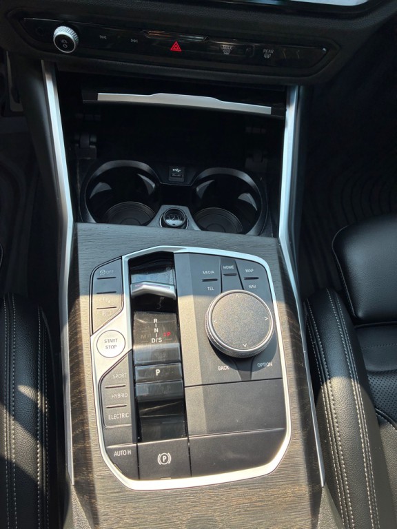 2023 BMW 3 Series Image 33