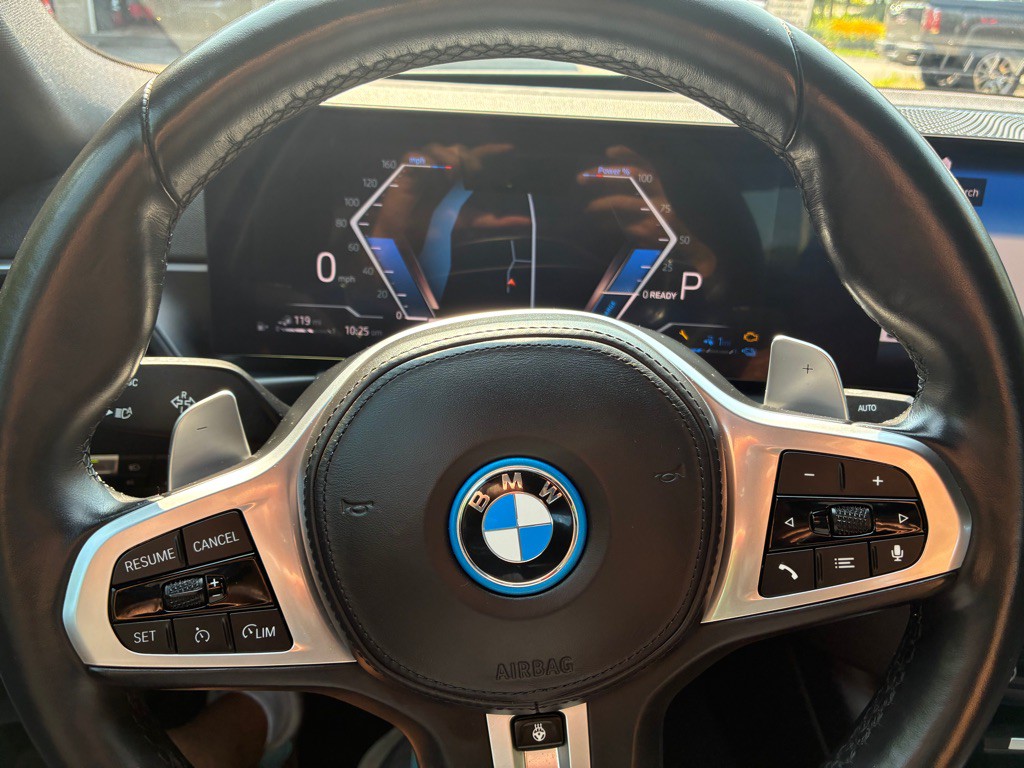 2023 BMW 3 Series Image 40